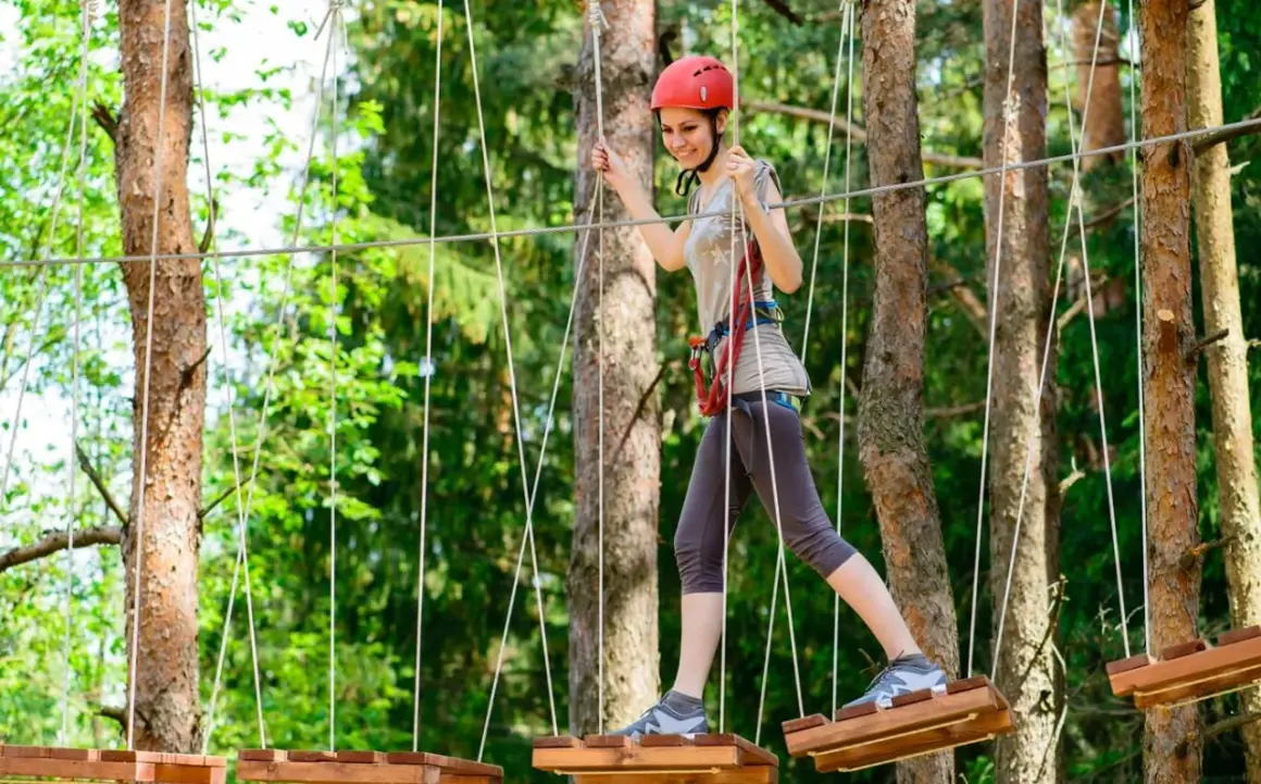Park Linowy Grabówki: Jak zaplanować idealną rodzinną przygodę?